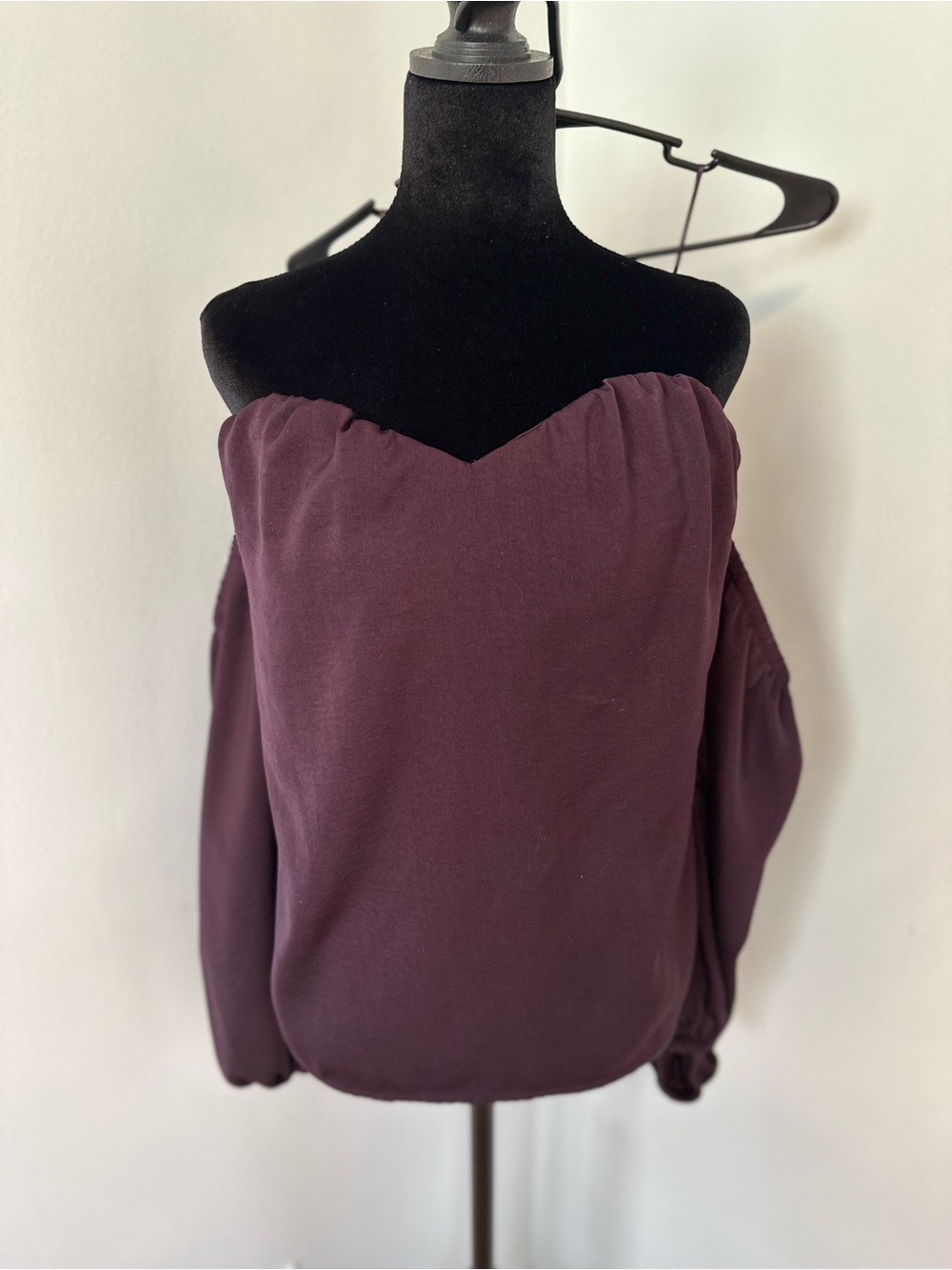 Banana Republic Off-the-Shoulder Top in Plum - Size Large